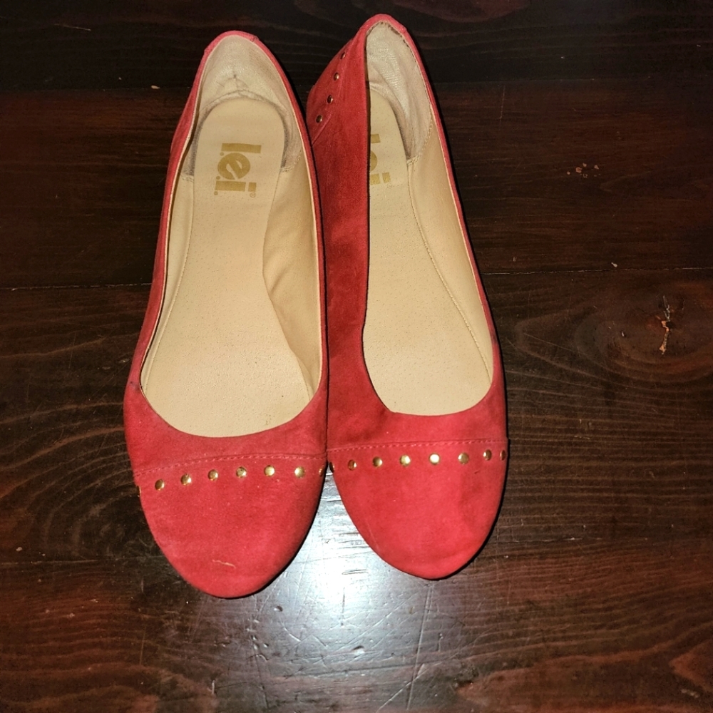 Women's LEI slip ons